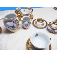 1014 > Aparelhos de chá e café dama com ouro, leiteiras